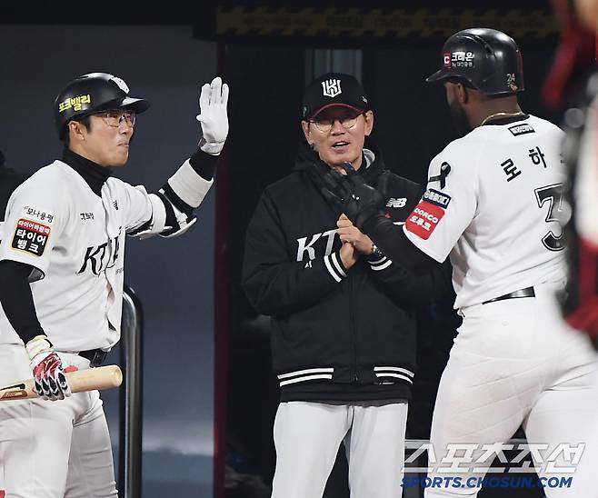 14승3패 LG의 우승 예약? 초라한 승률 0.563 이 팀의 행보도 '기적'이다 왜?