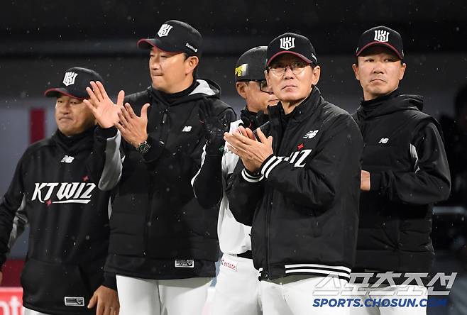14승3패 LG의 우승 예약? 초라한 승률 0.563 이 팀의 행보도 '기적'이다 왜?
