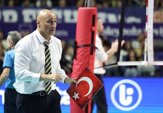 前 흥국 아본단자 감독, 한국서 통합우승 직후 튀르키예 리그 파이널 진출