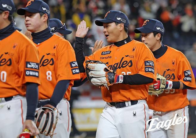 킹캉의 예언 적중? 한화, ‘플로리얼 2번’ 효과 톡톡···지난주 팀타율 1위 (강정호 유튜브)