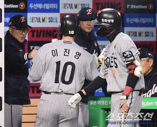 한화 이진영 1번 출격! 김경문 감독