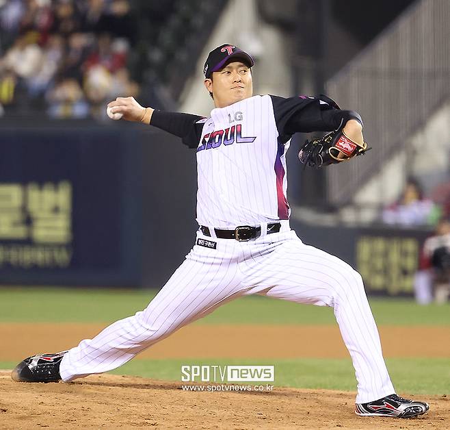 LG가 FA로 데려온 '1승 1홀드 1세이브' 필승조 1군 말소…대안은 안에 있었다