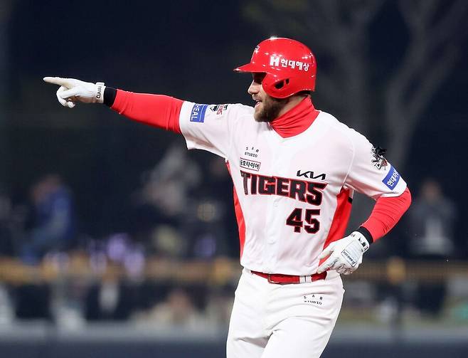 KBO의 견제, ‘홈런 1위’ 위즈덤의 반격… “MLB 팀 관심 끌 것” 너무 잘해도 안 돼?