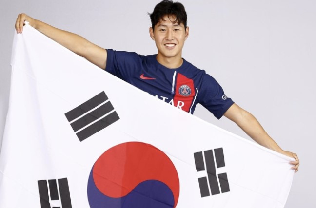 박지성 이후 최초!…이강인, 한국 축구사 2번째 'UCL 2시즌 연속 4강행' 보인다→가능성 80% 이상