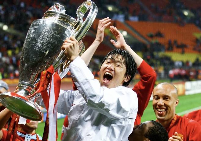 박지성 이후 최초!…이강인, 한국 축구사 2번째 'UCL 2시즌 연속 4강행' 보인다→가능성 80% 이상