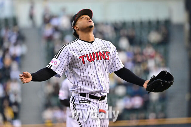 '해냈다' LG 역대 4번째 팀 노히트노런 대기록 작성, 엘동원 6이닝 KKKKKKKKK '부활투'... 삼성에 3-0 완승 [MD잠실]