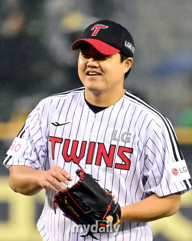 '해냈다' LG 역대 4번째 팀 노히트노런 대기록 작성, 엘동원 6이닝 KKKKKKKKK '부활투'... 삼성에 3-0 완승 [MD잠실]