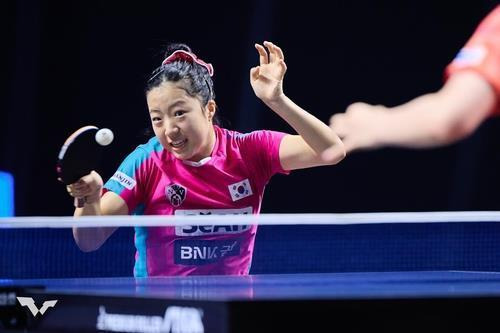 탁구 신유빈, 여자월드컵 첫 경기서 아미 왕에 3-1 승리(종합)