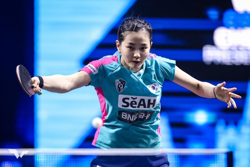 탁구 신유빈, 여자월드컵 첫 경기서 아미 왕에 3-1 승리(종합)