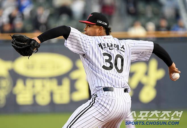 'LG 마운드 진짜 미쳤다.''엘동원'-김진성-박명근-장현식, 팀 노히트노런 달성, 3대0 승리.'연패는 없다.' 무안타 삼성은 3연패[잠실 리뷰]