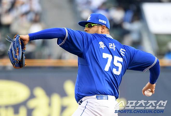 'LG 마운드 진짜 미쳤다.''엘동원'-김진성-박명근-장현식, 팀 노히트노런 달성, 3대0 승리.'연패는 없다.' 무안타 삼성은 3연패[잠실 리뷰]