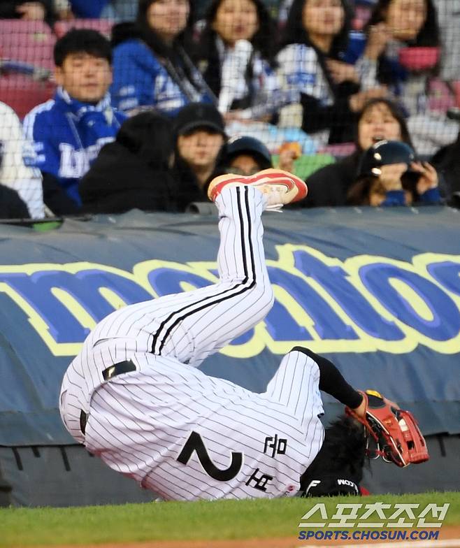 'LG 마운드 진짜 미쳤다.''엘동원'-김진성-박명근-장현식, 팀 노히트노런 달성, 3대0 승리.'연패는 없다.' 무안타 삼성은 3연패[잠실 리뷰]