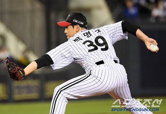'LG 마운드 진짜 미쳤다.''엘동원'-김진성-박명근-장현식, 팀 노히트노런 달성, 3대0 승리.'연패는 없다.' 무안타 삼성은 3연패[잠실 리뷰]