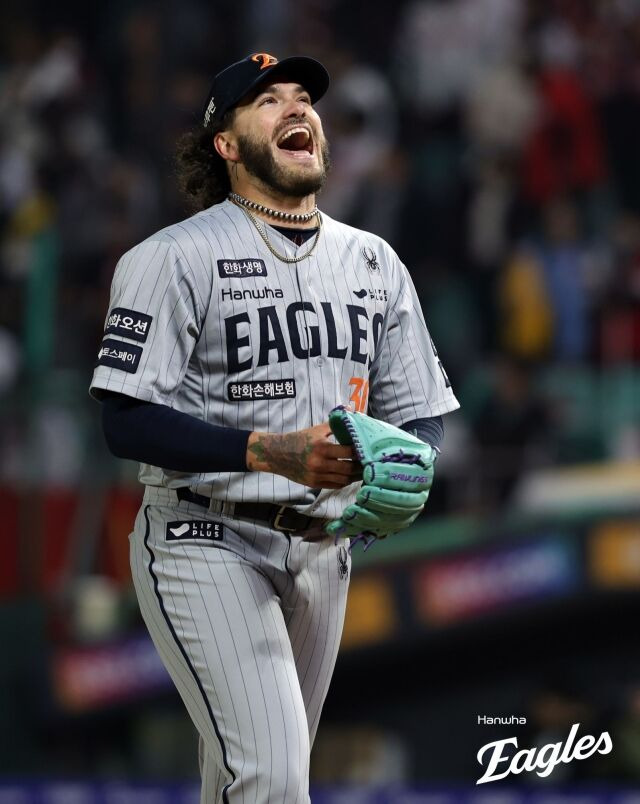 155km KKKKKKKKKKKK 미쳤다! 폰세 포효에 한화 팬들 설렌다, 김서현 157km SV…SSG 4실책 자멸 [MD인천]