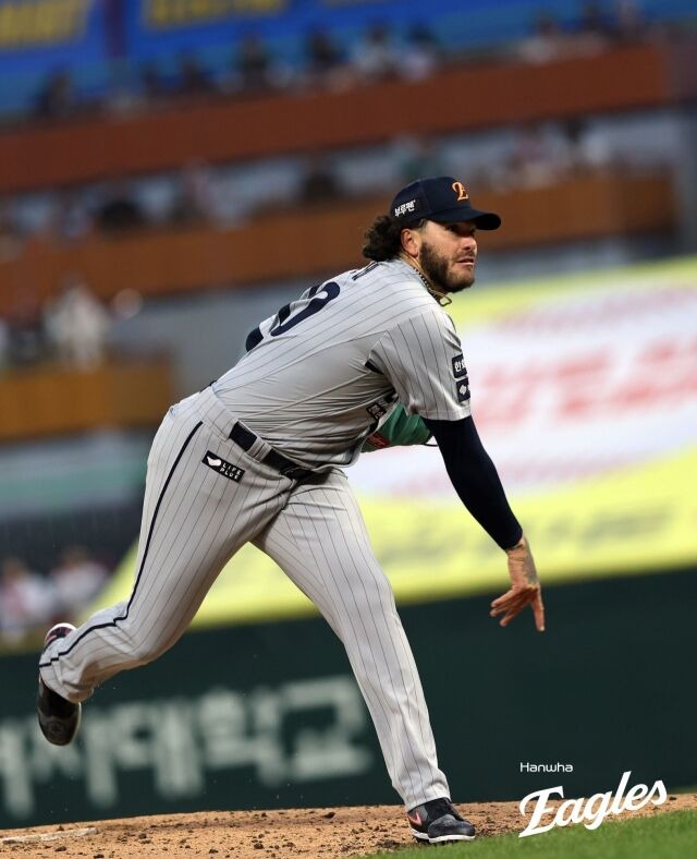 155km KKKKKKKKKKKK 미쳤다! 폰세 포효에 한화 팬들 설렌다, 김서현 157km SV…SSG 4실책 자멸 [MD인천]