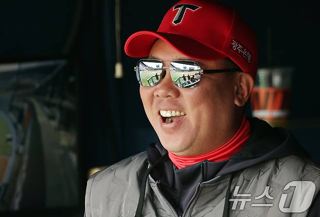 팽팽한 투수전 승리…KIA 이범호 감독