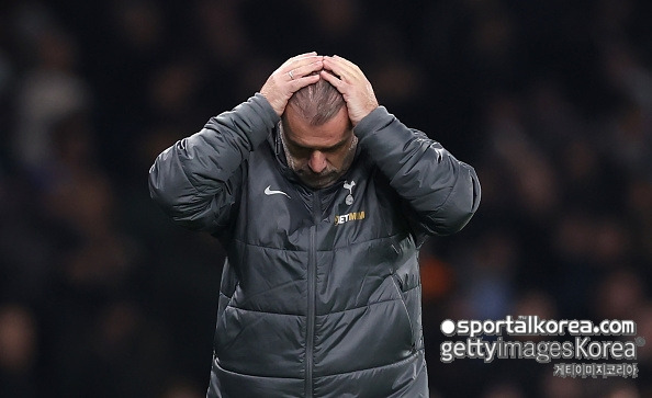 '레비 회장 엉엉 울겠네!'...토트넘, 꽃미남 MF, 감독, 조롱 일파만파 '포스테코글루, 망신살 뻗쳤다'