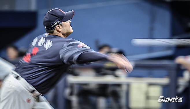 연봉 10억인데 2군서 홈런→홈런→홈런 맞으면 어쩌나…롯데 FA 야심작 충격 행보