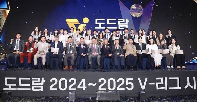 '김연경 딜레마' 직면한 韓 배구, 여제의 따끔한 제안