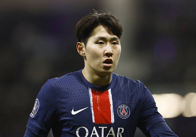 ‘충격’ 이강인 오늘도 결장.. PSG, ‘2-0→2-3’ 충격 탈락할 뻔했다···빌라 원정서 대역전패→합산 5-4 간신히 4강행