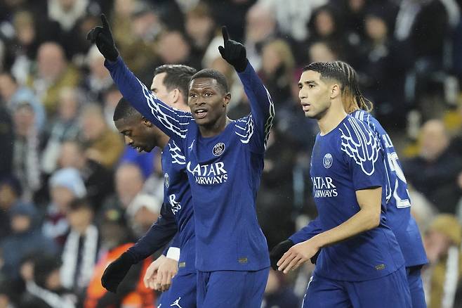 ‘충격’ 이강인 오늘도 결장.. PSG, ‘2-0→2-3’ 충격 탈락할 뻔했다···빌라 원정서 대역전패→합산 5-4 간신히 4강행