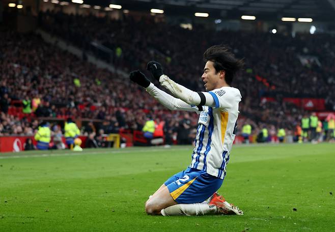 일본은 이미 축제! '日 손흥민' 미토마(28세, 리버풀) 대형 이적 터진다...亞 역대 최고 이적료 경신 예고→