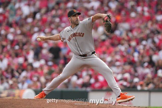 'OPS 1.051' 이정후 미쳤다! 161km 싱커를 안타로 연결하다니…하퍼 잡는 총알송구→멀티히트 폭발, KKK 굴욕 지웠다