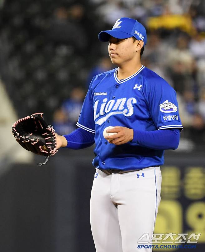 153km가 담장 때리는 2루타→낮은 직구도 2루타→볼넷→볼넷. 승승장구 배찬승의 첫 시련. 이제부터 진짜 멘털 싸움이다[잠실 현장]