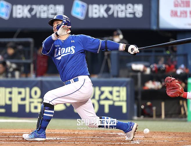 '36년 만에 노히트 악몽' 강민호-구자욱…팬들 앞에서 고개조차 못 들었다