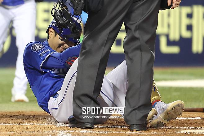 팔꿈치 사구 후 놀란 에르난데스, 포수 박동원 권유에 진심 어린 사과