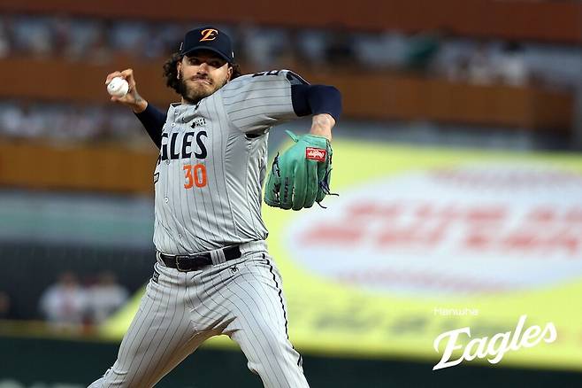 정민철-류현진 뒤를 이을 수 있나… 한화 심장이 된 야수의 구위, 구대성 기록 진짜 깨나