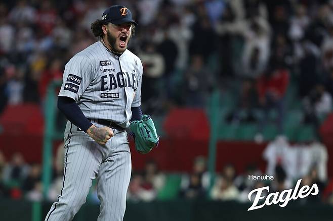 정민철-류현진 뒤를 이을 수 있나… 한화 심장이 된 야수의 구위, 구대성 기록 진짜 깨나