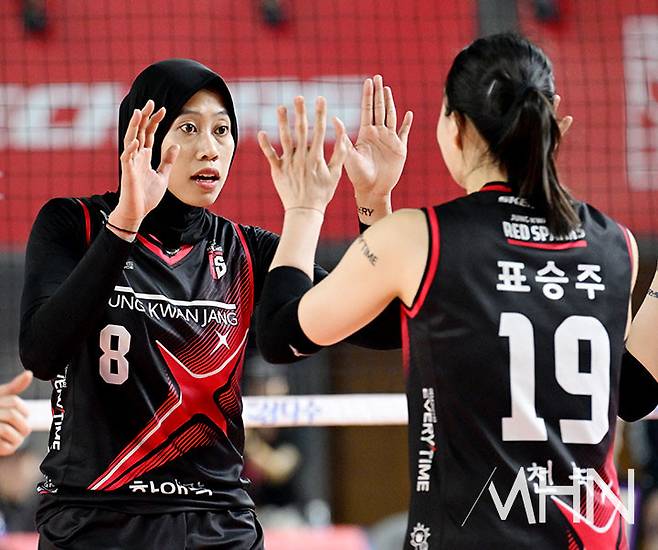 '무릎 부상은?' 前 정관장 메가, 17일부터 열리는 인도네시아 리그 바로 합류하나