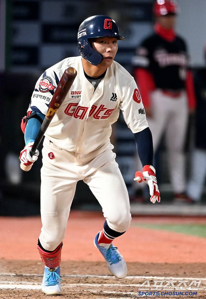 롯데 육상부에 마황보다 더 빠른 선수가 있다…명장도 칭찬