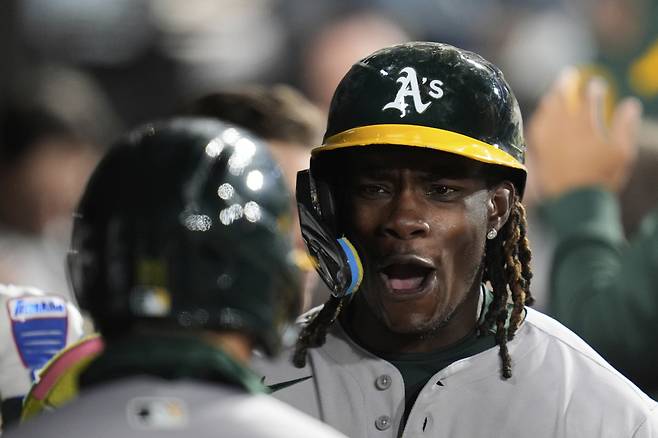 어디서 이런 거포가 나왔나? 7-8호포 연속 작렬, 홈런 단독 선두...저지는 10경기째 침묵