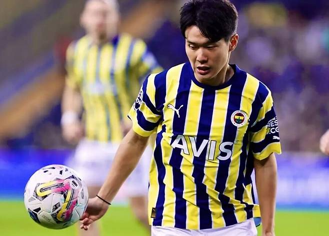 안타깝다! '한때 韓 미래 책임질 대형 유망주' 결국 무리뉴 선택 받지 못했다...1군 데뷔 없이 계약 해지