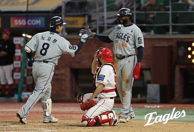 ‘투·타 조화’ 한화가 드디어 치고 올라간다… 노시환-채은성 폭발, 와이스 시즌 2승 ‘3연승 행진’ SSG 3연패 수렁 [인천 게임노트]