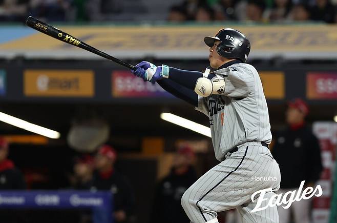 ‘투·타 조화’ 한화가 드디어 치고 올라간다… 노시환-채은성 폭발, 와이스 시즌 2승 ‘3연승 행진’ SSG 3연패 수렁 [인천 게임노트]