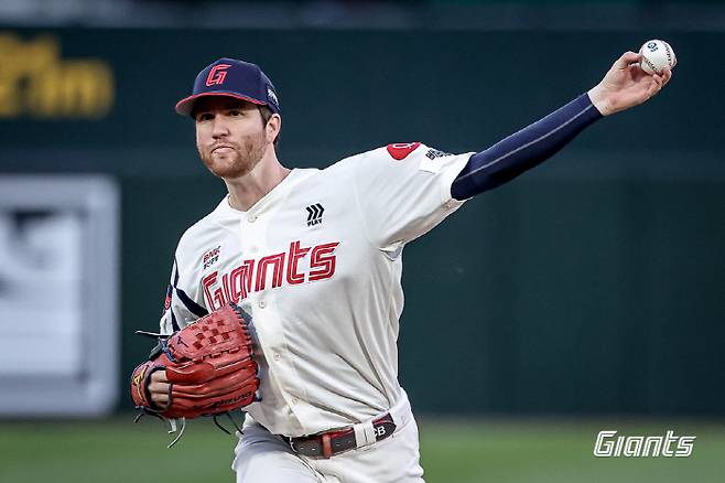 5할 승률 완성! 마황 홈스틸+295일만의 4안타 불방망이 → 반즈 7이닝 11K 쾌투…'봄향기' 맡은 롯데, 꼴찌 키움 잡고 2연승 [부산리뷰]