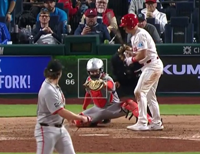 이정후 '볼판정 오심' 피해, 해당 심판 향해