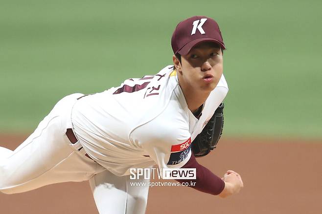 ‘역시 괴물’ 안우진 이미 마운드에서 최고 156㎞… 9월 복귀 유력, 리그 에이스가 달려온다