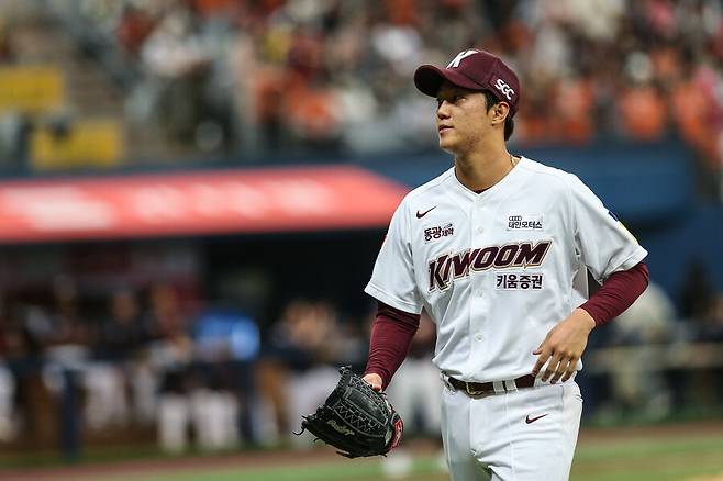 ‘역시 괴물’ 안우진 이미 마운드에서 최고 156㎞… 9월 복귀 유력, 리그 에이스가 달려온다