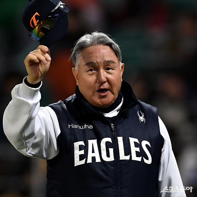 꼴찌에서 네 계단 껑충…들뜨지 않는 한화 “아직이다. 싸움은 지금부터”