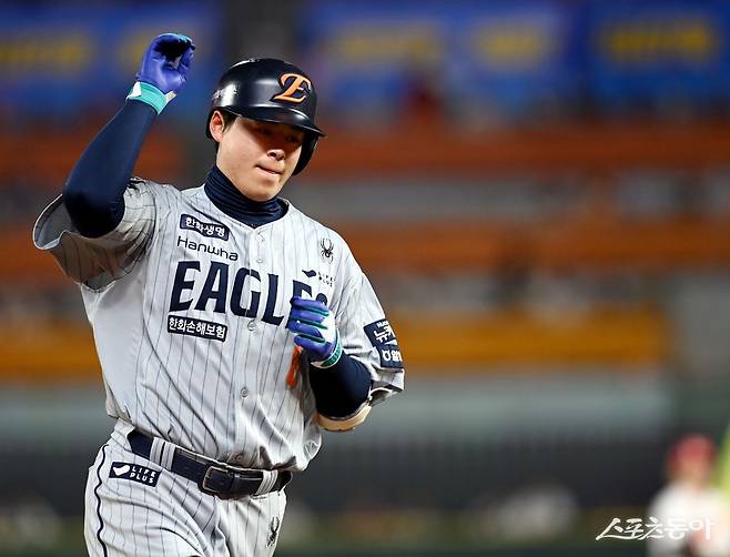 꼴찌에서 네 계단 껑충…들뜨지 않는 한화 “아직이다. 싸움은 지금부터”