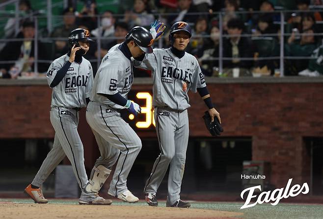 패패패패승패패→승승승패승승승, 한화에 무슨 일이…'노채 듀오' 3홈런+7타점, SSG전 10-4 쾌승! 3연속 위닝 확보 [문학:스코어]