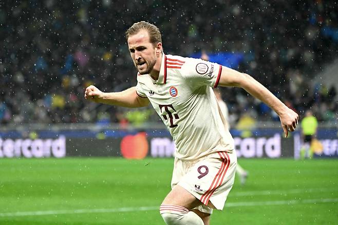 [속보] ‘케인 선제골’에도.. 뮌헨, ‘3분 만에 2실점’ 수비 와르르 무너졌다···바이에른 뮌헨 1-2 인터 밀란(합산 2-4, 후반 진행 중)