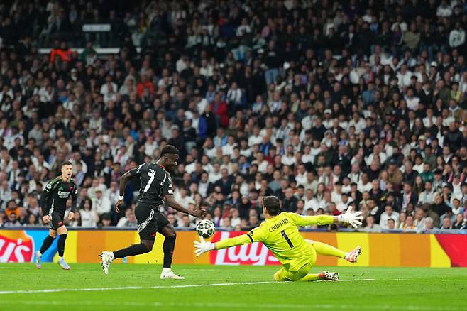 '대참사' 레알 마드리드 모든 걸 잃었다... 아스널에 1-2 또 패배 '합계 스코어 1-5' 탈락→아스널 16년 만에 UCL 4강행