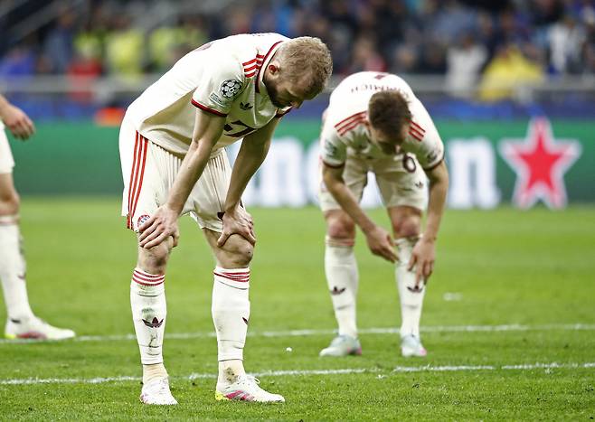 '괴력을 잃은 괴물' 김민재, 파바르에 헤더 결승골 내주고 또또또 조기교체→최저평점…뮌헨, 챔스 8강 탈락