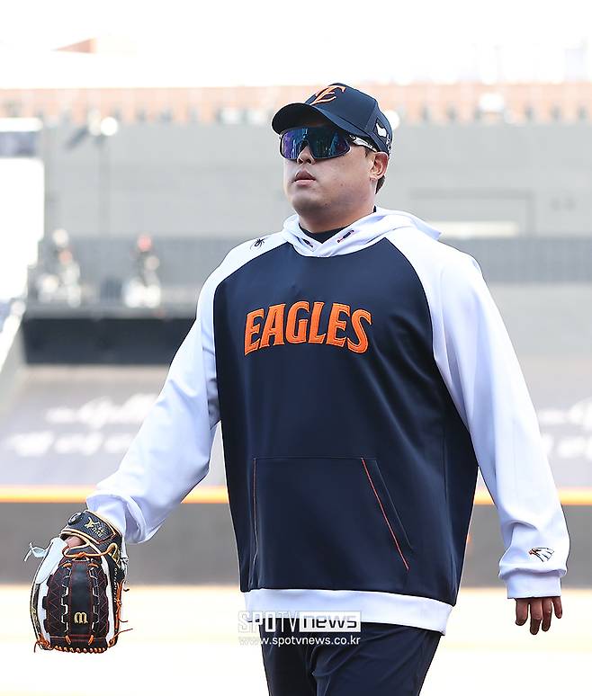 류현진이 그렇게 위대해 보였는데, 이제 적이다… 메이저리그의 기구한 인연, 인천서 ‘빅뱅’