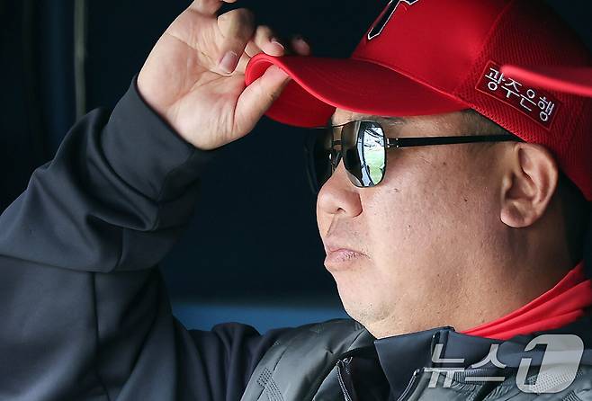 제대로 복수 당한 KIA, '이틀 연속 팀 노히트노런' KBO 역대급 기록 희생자 될뻔했다...7회 최형우 안타로 극적 탈출